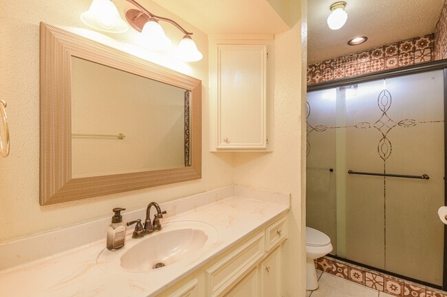 Building Photo - 3803 Lochmire Ln