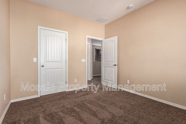 Building Photo - 7510 S 27th Way