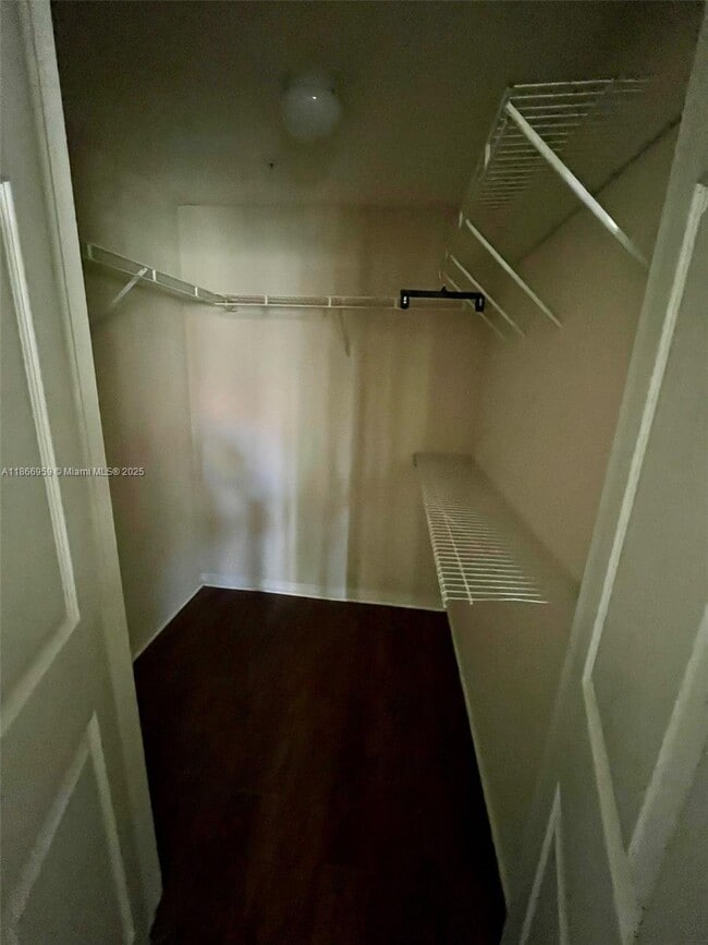 Building Photo - 140 SW 117th Ave