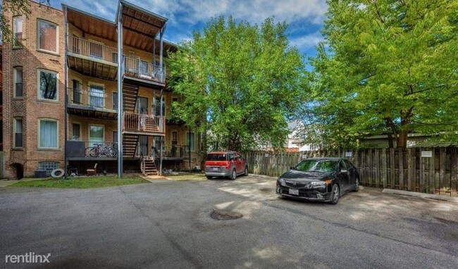 Building Photo - 2 br, 2 bath Condo - 6433 South Kenwood Av...