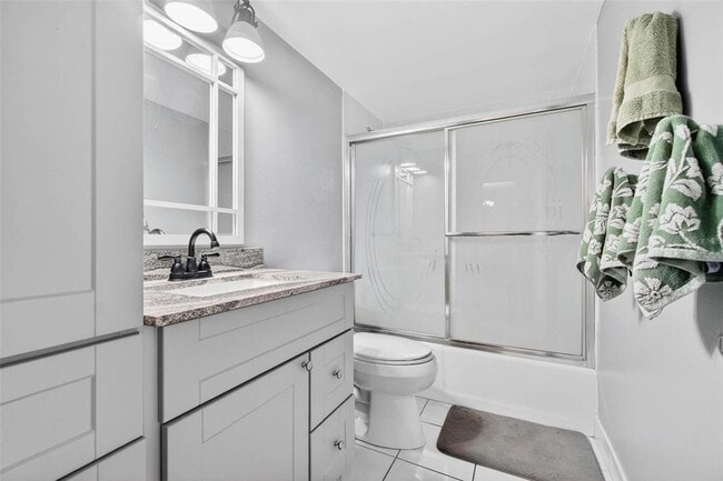 Building Photo - 2616 Cove Cay Dr