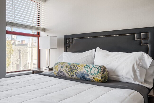 Building Photo - 615 N East St