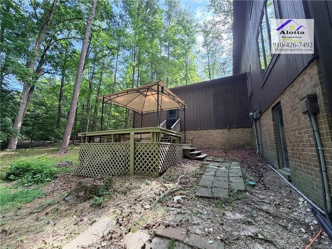 Building Photo - 5004 Cardinal Cir