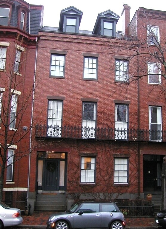 Building Photo - 61 Otis St