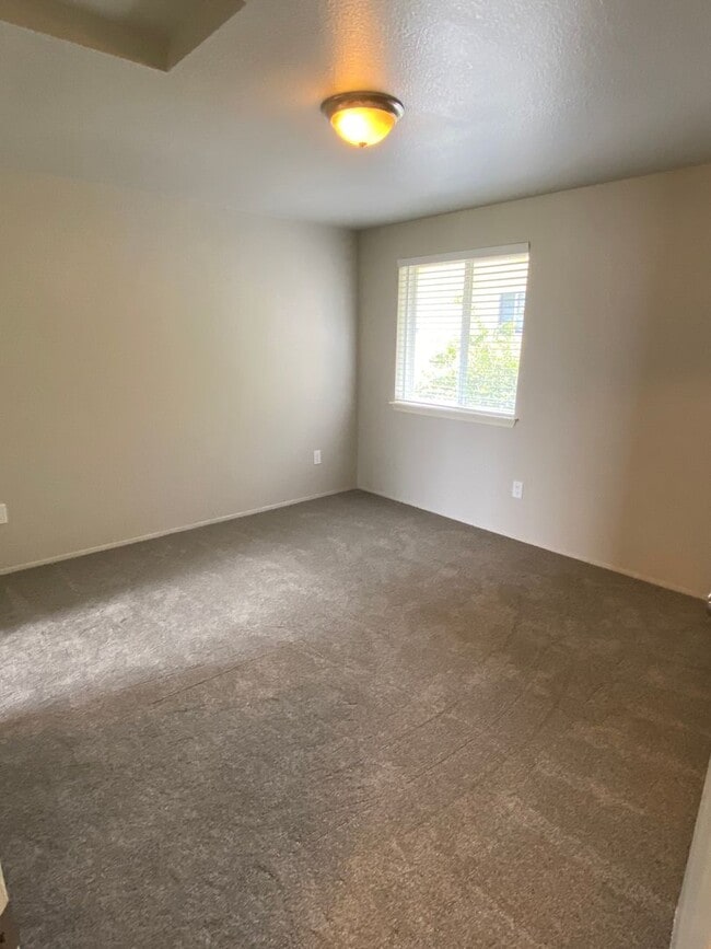 Building Photo - Brand New Remodeled 3 Bedroom 2.5 Bath  2 Car Garage