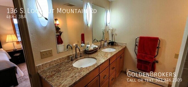 Building Photo - 136 S Lookout Mountain Rd