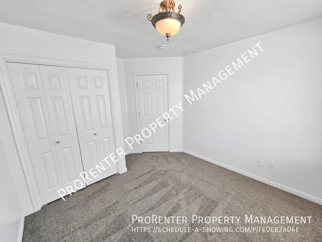 Building Photo - 2274 N 10 W