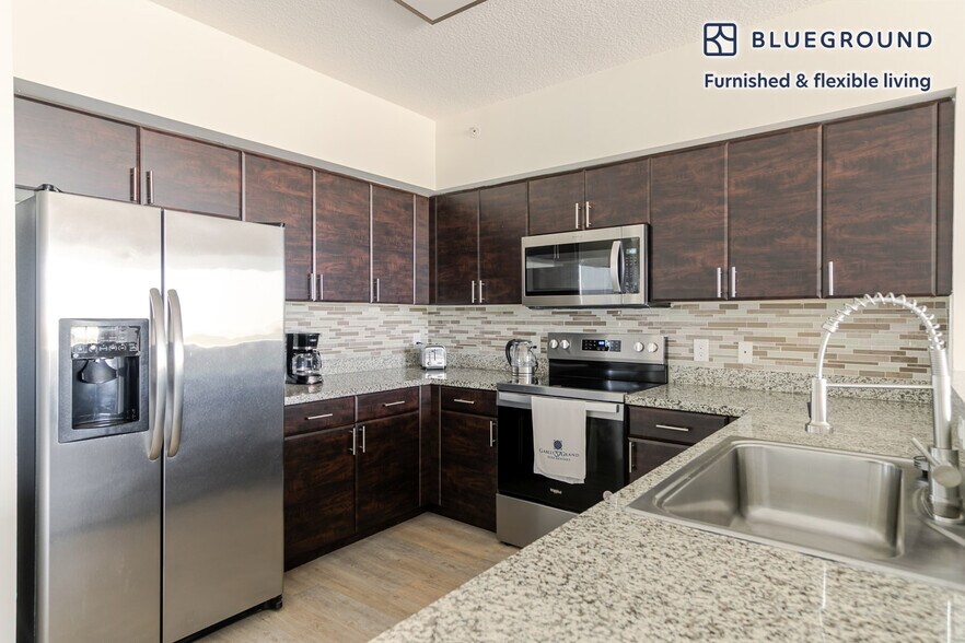 Building Photo - 987 SW 37th Ave