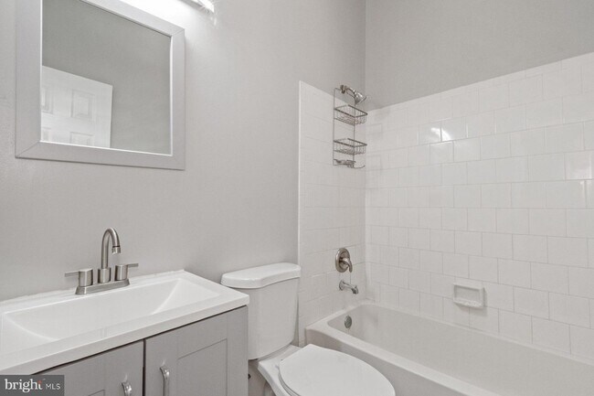 Building Photo - 54 Hamlet Dr