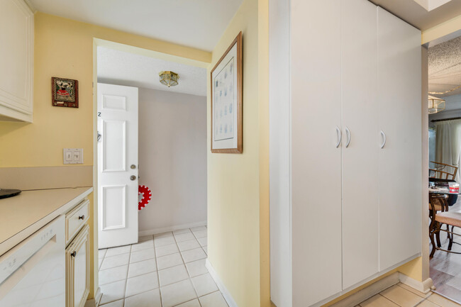 Building Photo - 18081 SE Country Club Dr