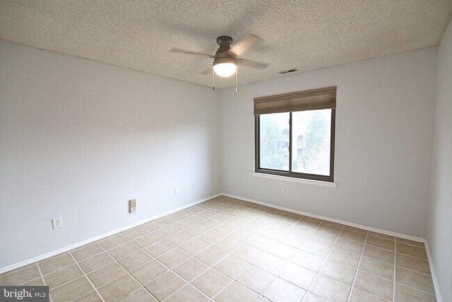 Building Photo - 4914C Dunbarton Rd