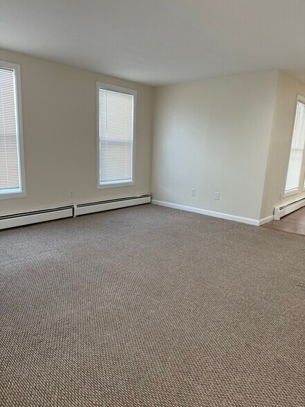 Building Photo - 404 Merrimack St