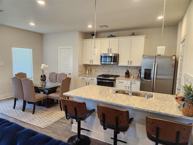 Building Photo - 10603 Whitejacket