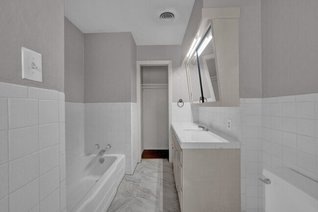 Building Photo - 3407 Janet Dr