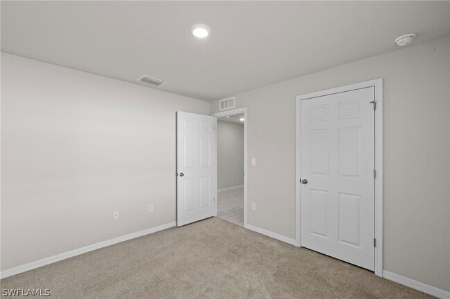 Building Photo - 2911 NW 9th Ave