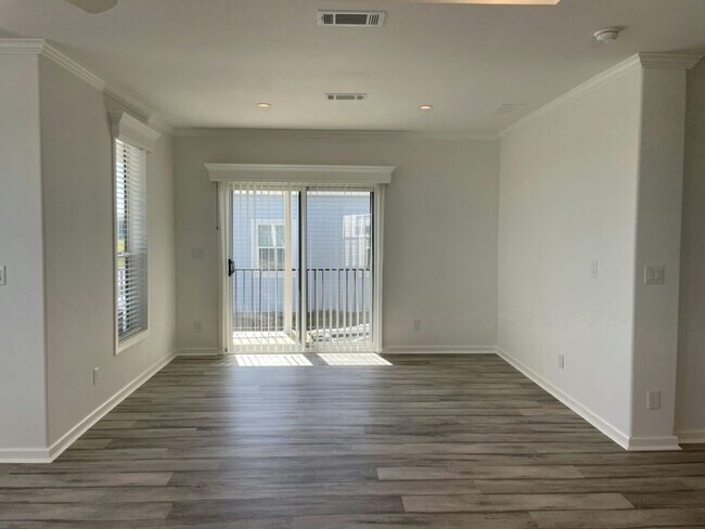 Building Photo - 34815 Silver King Dr