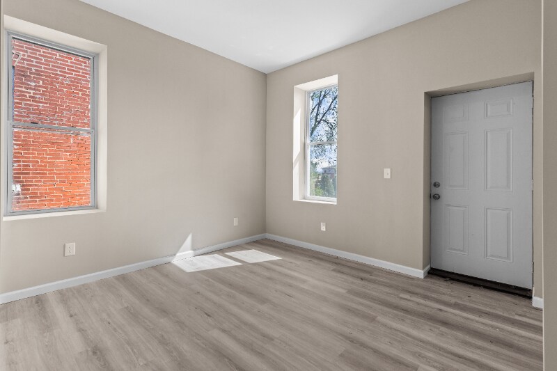 Building Photo - 3166 Oregon Ave