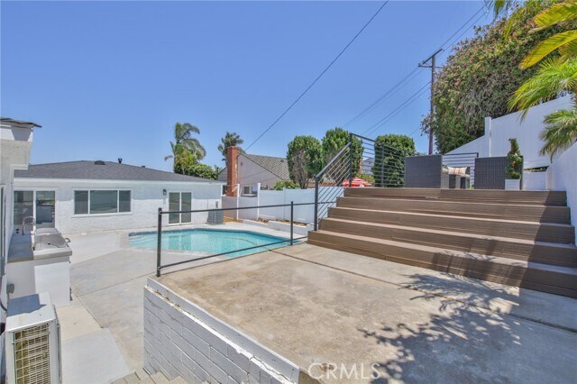 Building Photo - 204 Vía Colusa