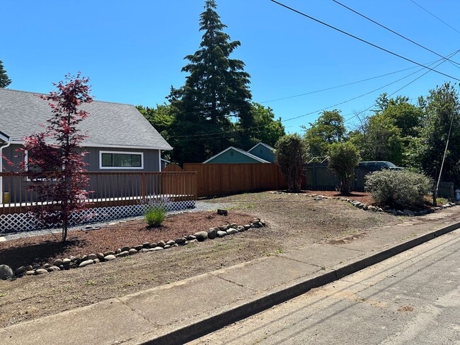 Building Photo - 3-bedroom 2 bath House