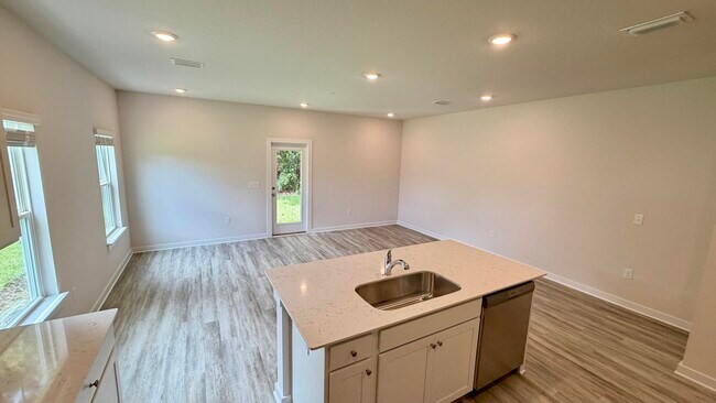 Building Photo - 13 S Main Deck Dr