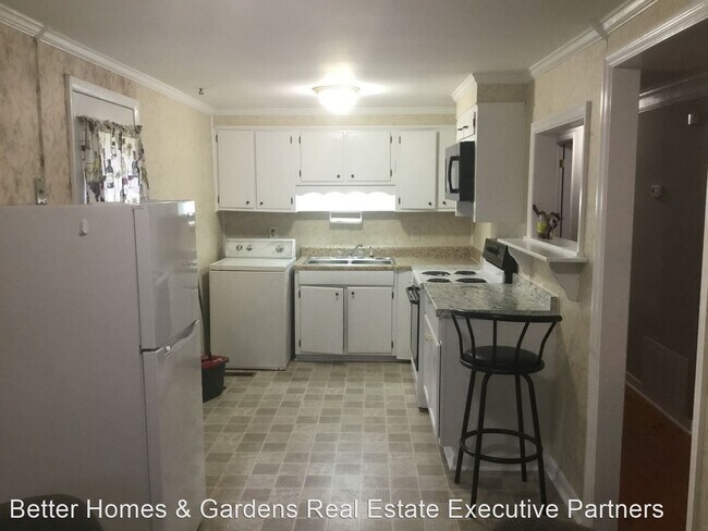 Building Photo - 3 br, 1 bath House - 219 N. Belair Rd.