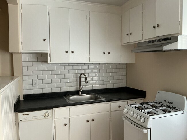 Building Photo - 30 Strathallen