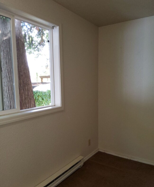 Building Photo - 1414 Iron St