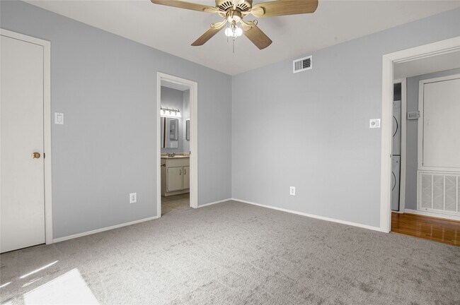 Building Photo - 3300 Pebblebrook Dr