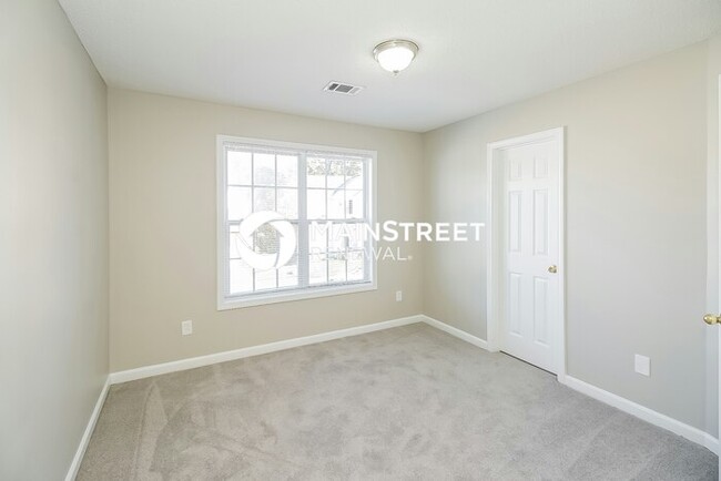Building Photo - 8133 Green Garden Dr