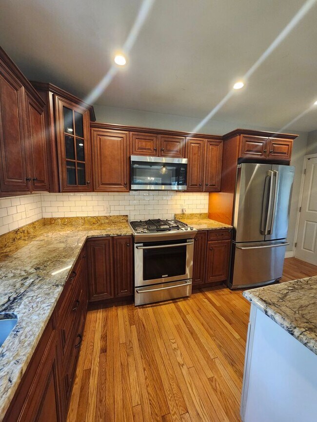 Building Photo - Oversized 3-Bedroom Duplex for Rent – $3,000/Month