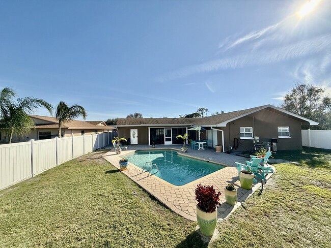 Building Photo - 13151 84th Terrace N