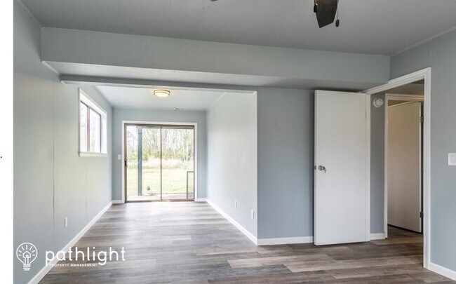 Building Photo - 1609 SW 11Th Avenue