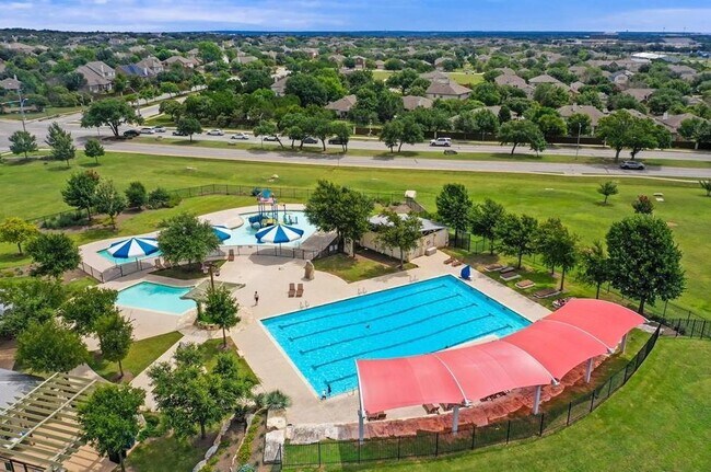 Building Photo - 3009 Silvergrass Cv