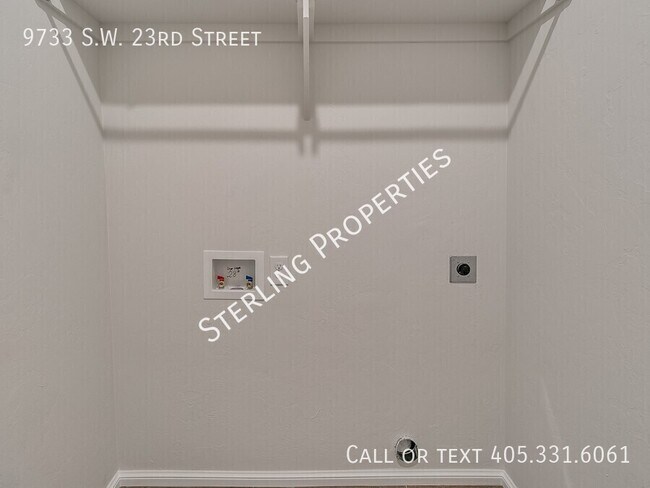 Building Photo - 9733 SW 23rd St