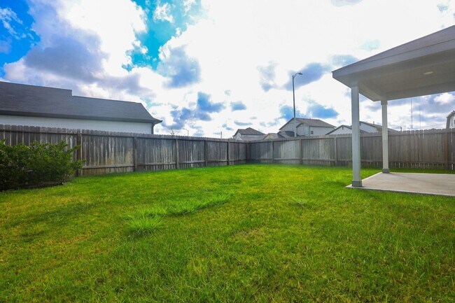 Building Photo - 1704 Greendale Dr