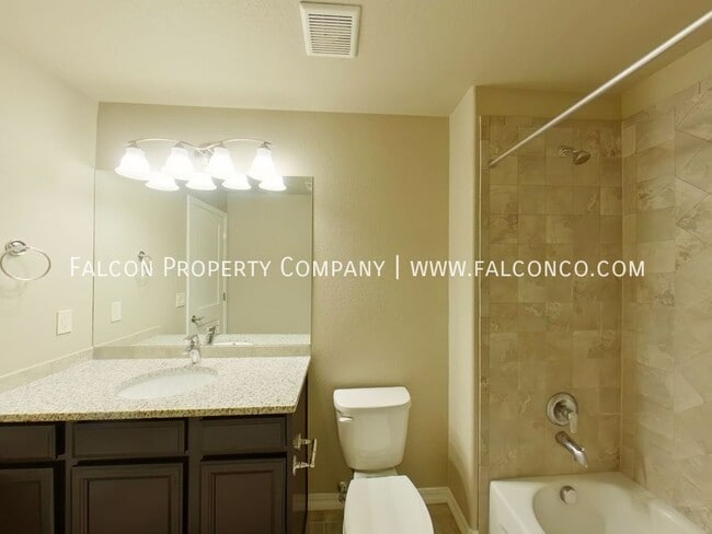 Building Photo - 5822 Thurber Dr