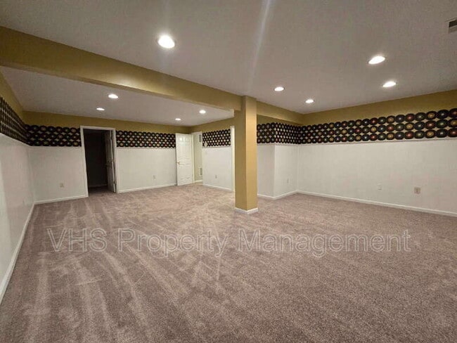 Building Photo - 2520 Post Oak Dr