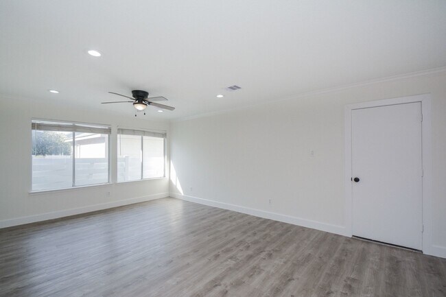 Building Photo - 9603 Farrell Dr