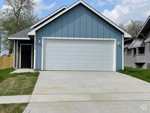 Building Photo - 1315 W Gandy St