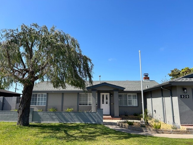 Primary Photo - 4 BR/2 BA House
