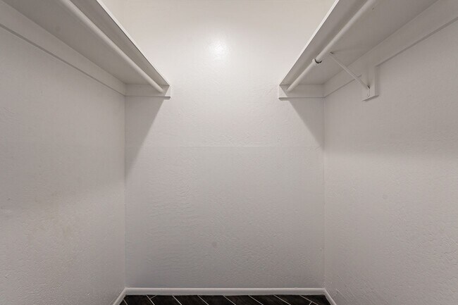 Building Photo - Two Bedrooms in Old Town Scottsdale - Avai...