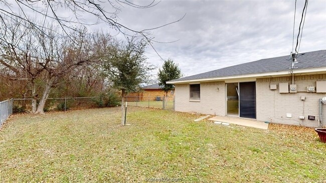 Building Photo - 1603 Cloverdale Ct