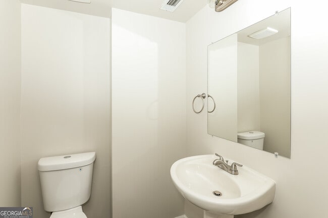 Building Photo - 1065 Garrison Ct