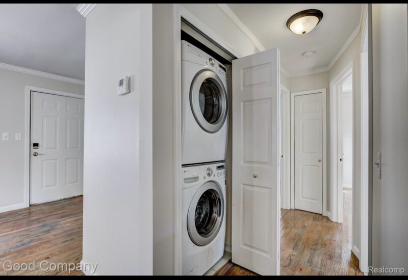 Building Photo - 600 Kalama Ave