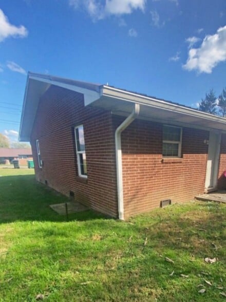 Building Photo - 1623 Jefferson St