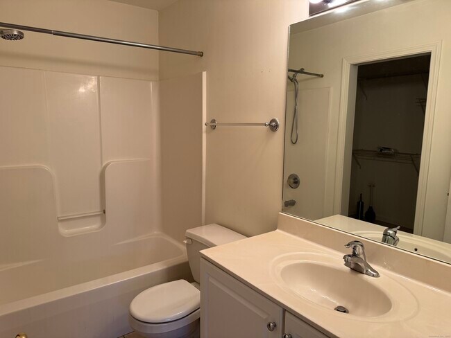 Building Photo - 20 Orchard St