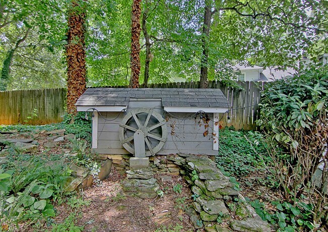 Building Photo - 702 Bookman Point