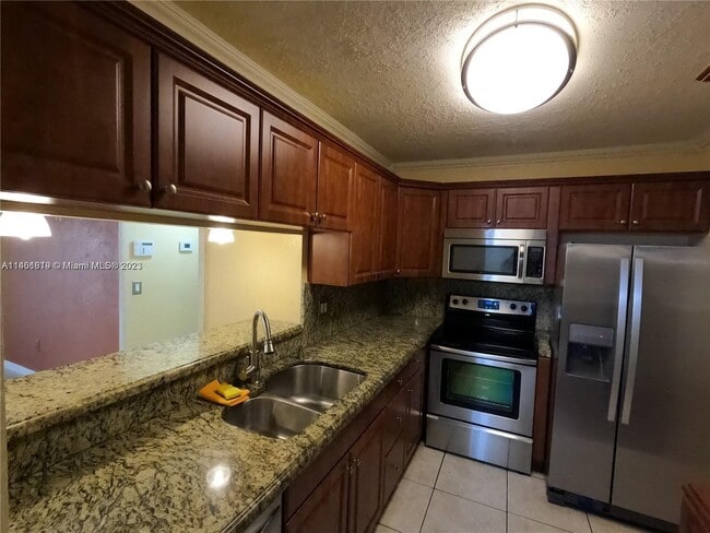 Building Photo - 8600 SW 149th Ave