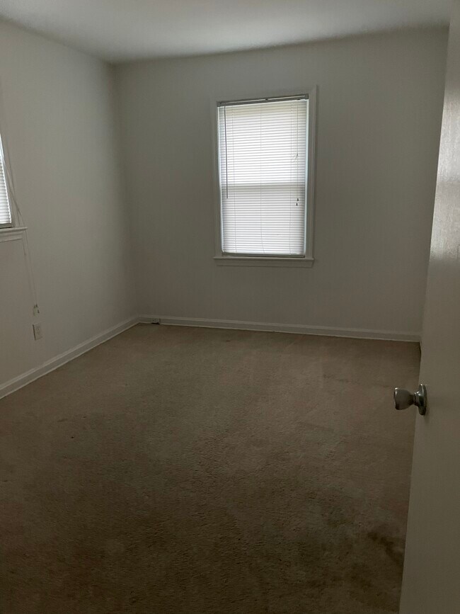 Building Photo - 2710 Fort Baker Dr SE