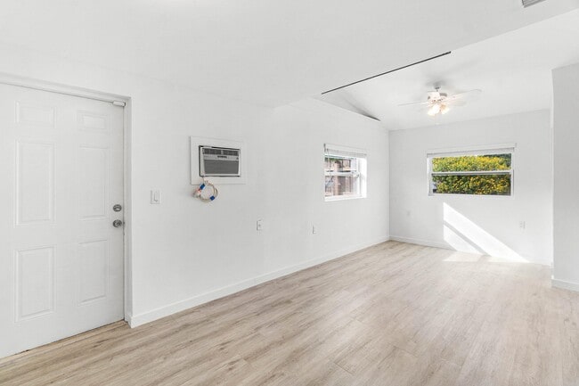 Building Photo - 5068 Sunrise Blvd